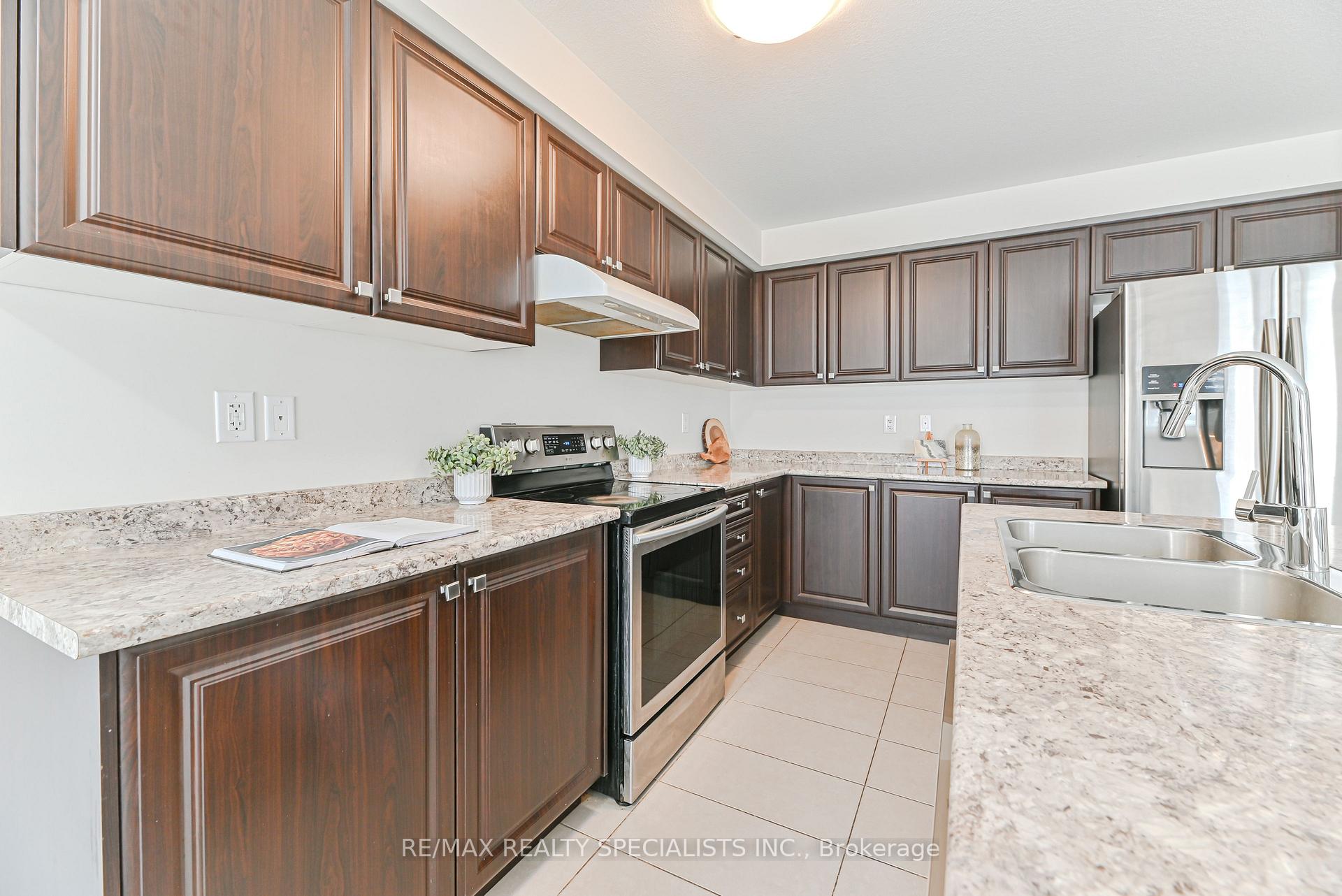 Photo 14 of 63 Bedrock Drive, Hamilton, Stoney Creek Mountain — HOMEH