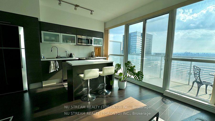 Photo 5 of Unit 3514, 386 Yonge Street, Toronto, Bay Street Corridor — HOMEH