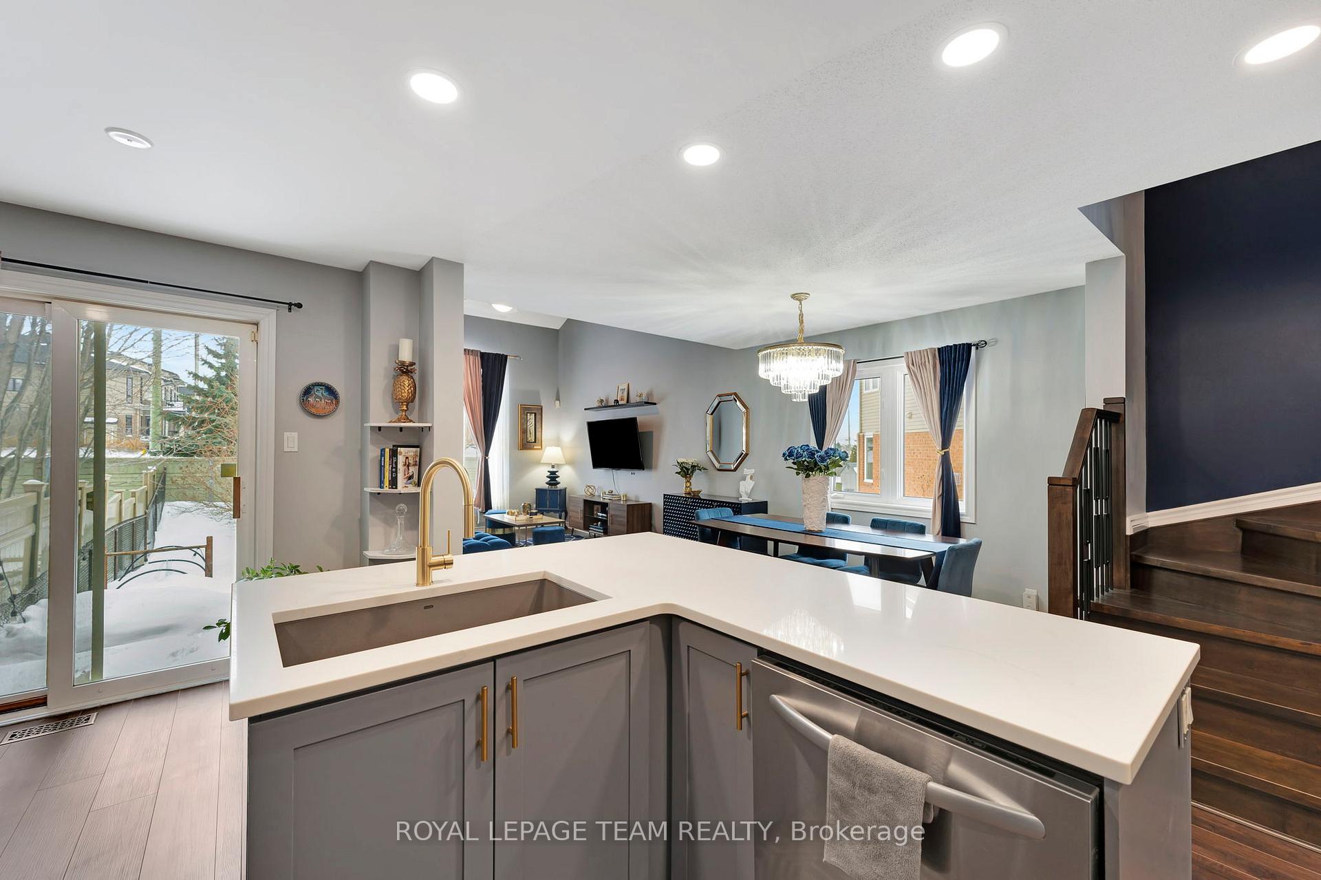 Photo 8 of 849 Schooner Crescent, Ottawa, Riverside South/Gloucester Glen — HOMEH