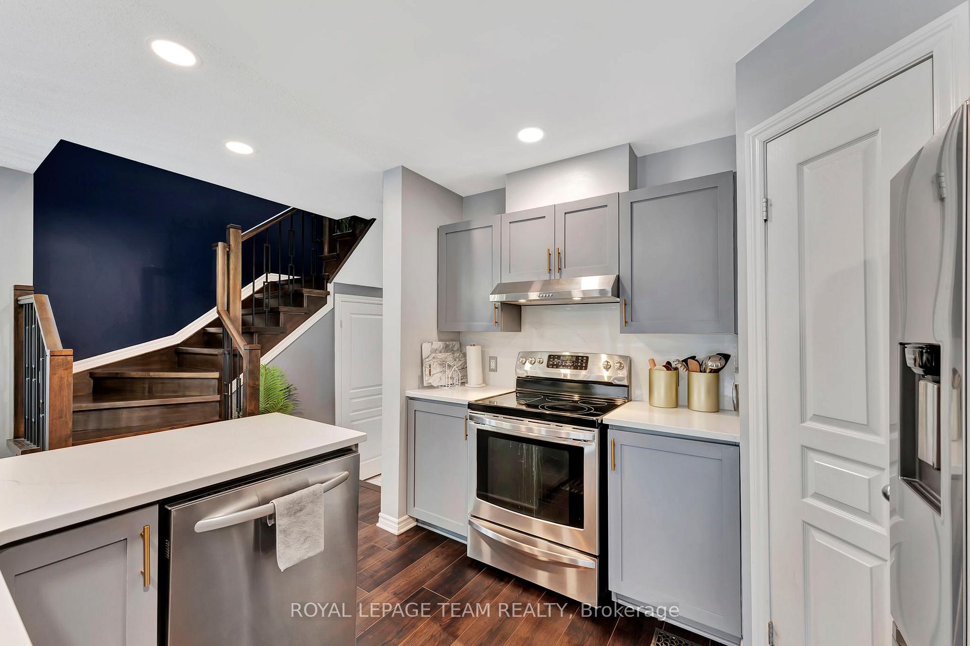 Photo 11 of 849 Schooner Crescent, Ottawa, Riverside South/Gloucester Glen — HOMEH