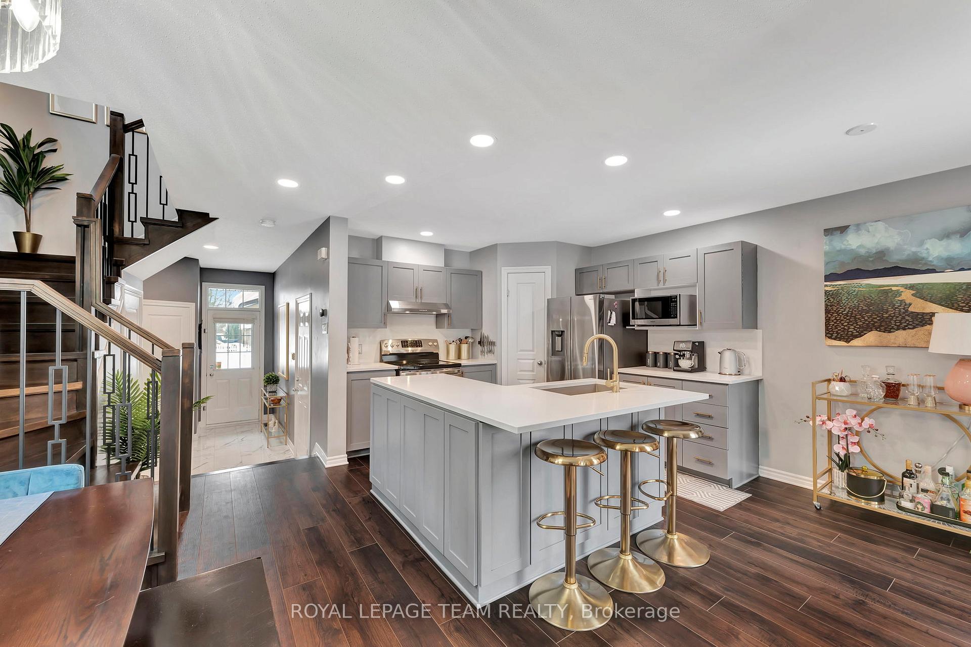 Photo 13 of 849 Schooner Crescent, Ottawa, Riverside South/Gloucester Glen — HOMEH