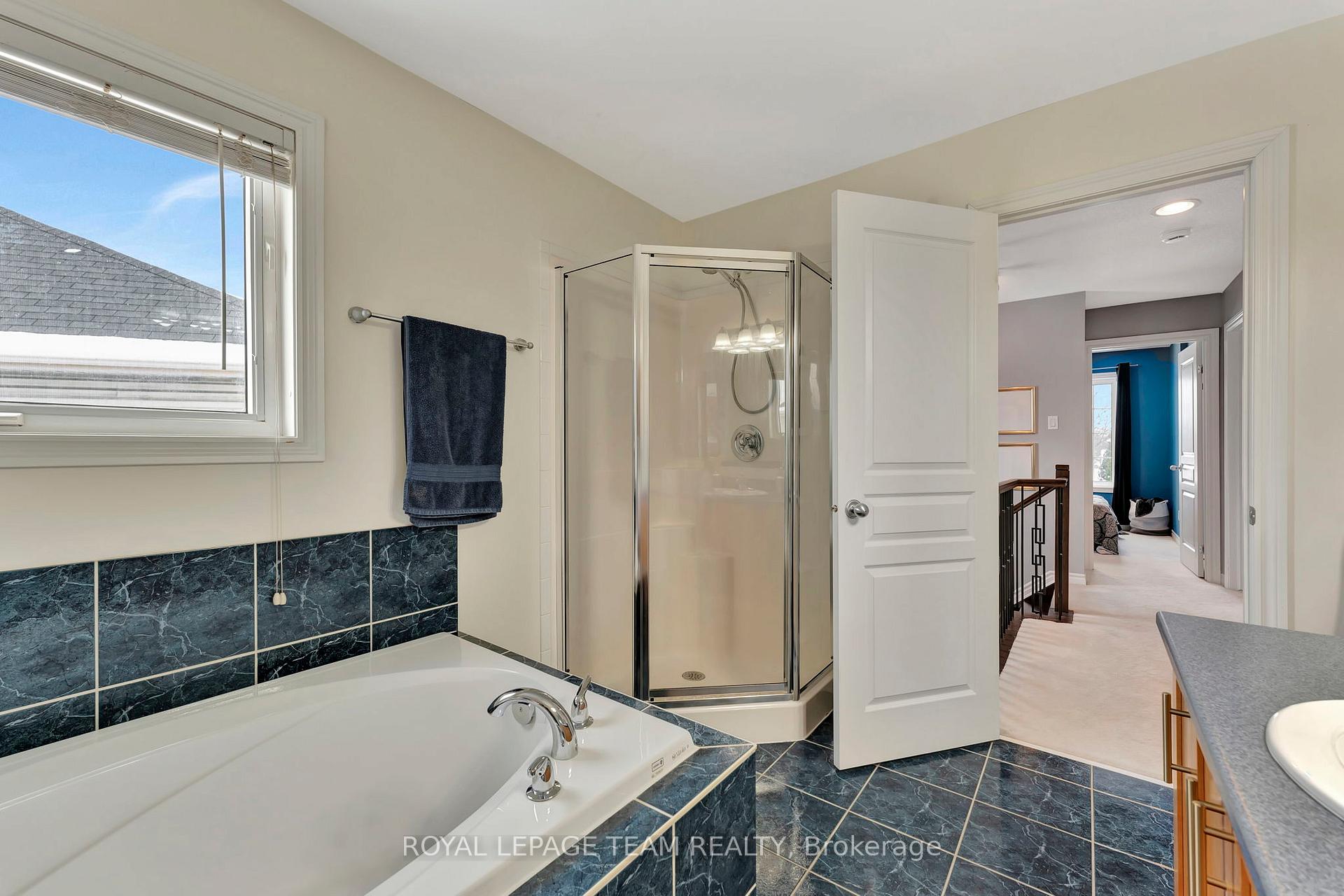 Photo 27 of 849 Schooner Crescent, Ottawa, Riverside South/Gloucester Glen — HOMEH