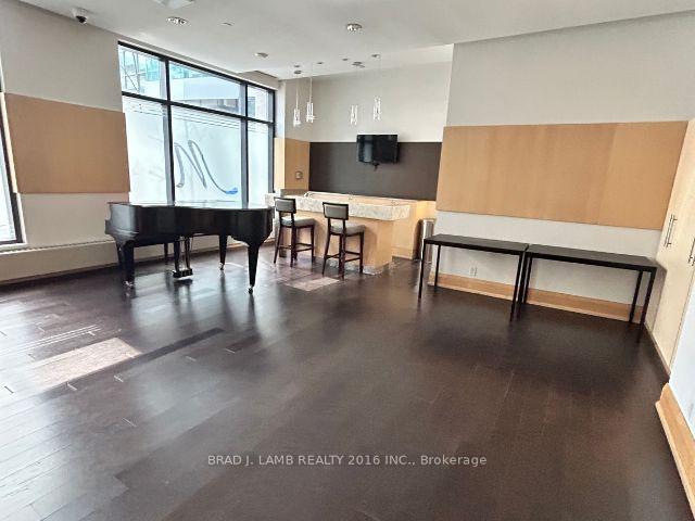 Photo 12 of Unit 636, 600 Fleet Street, Toronto, Niagara — HOMEH