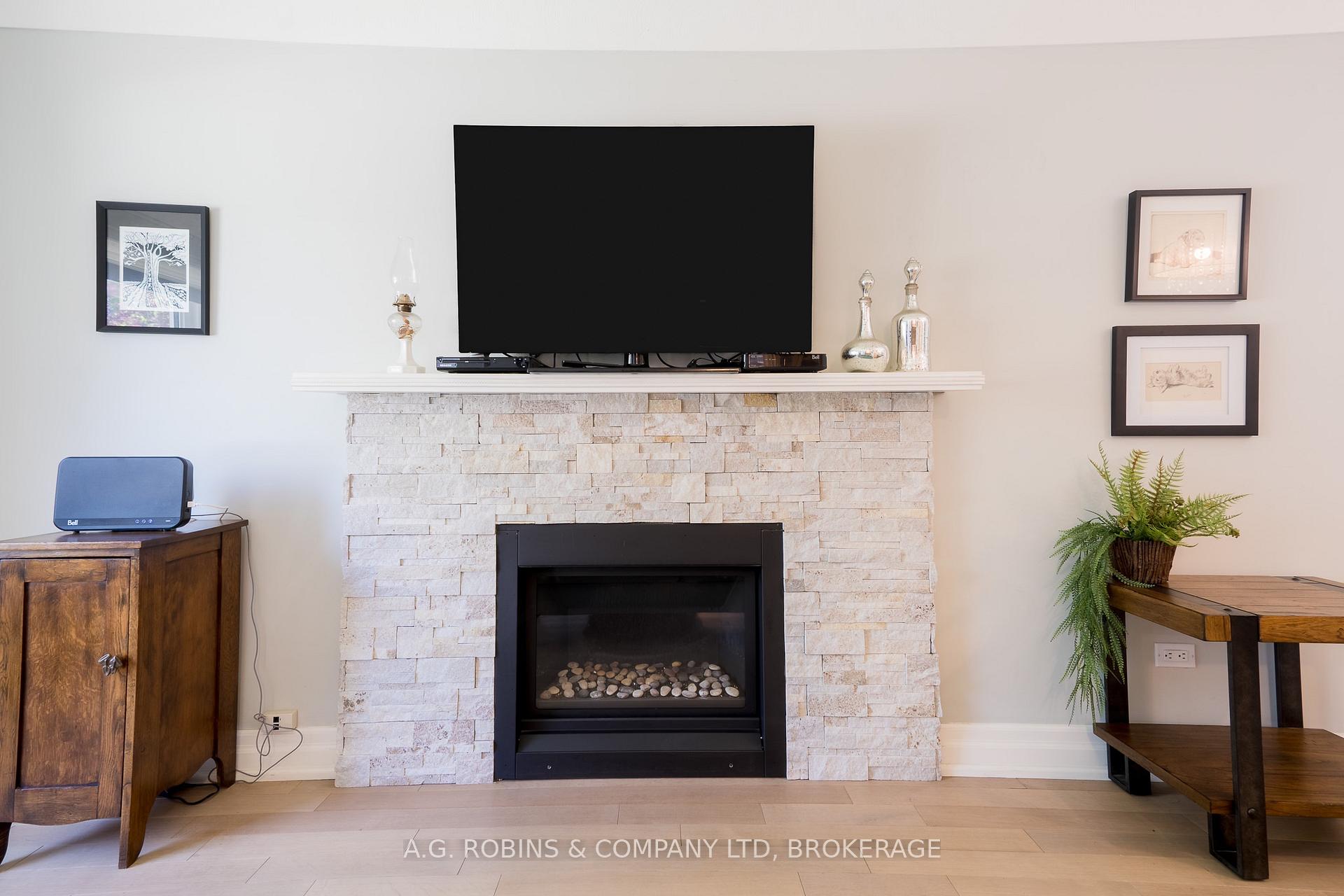 Photo 4 of 47 Knyvet Avenue, Hamilton, Centremount — HOMEH