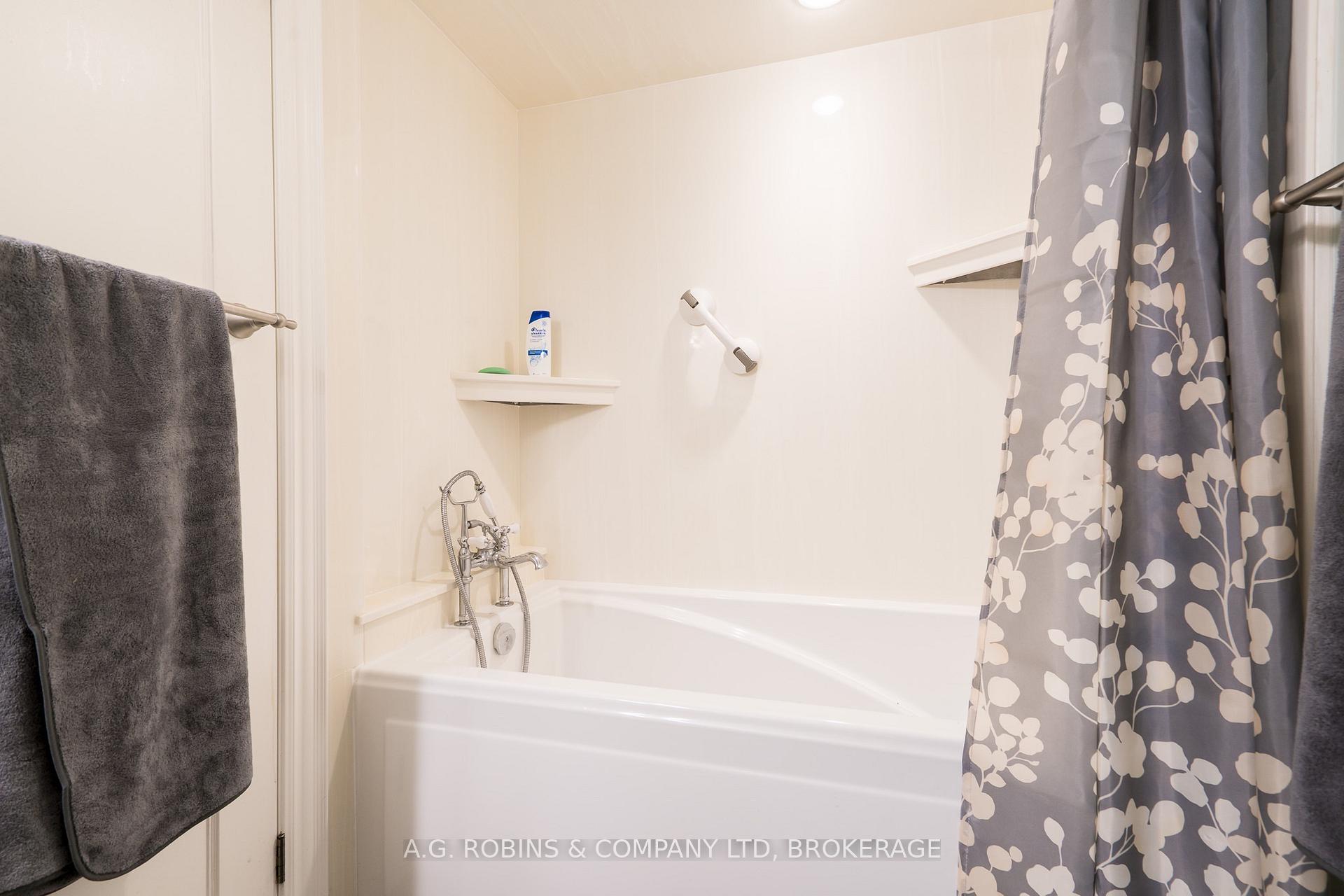 Photo 23 of 47 Knyvet Avenue, Hamilton, Centremount — HOMEH