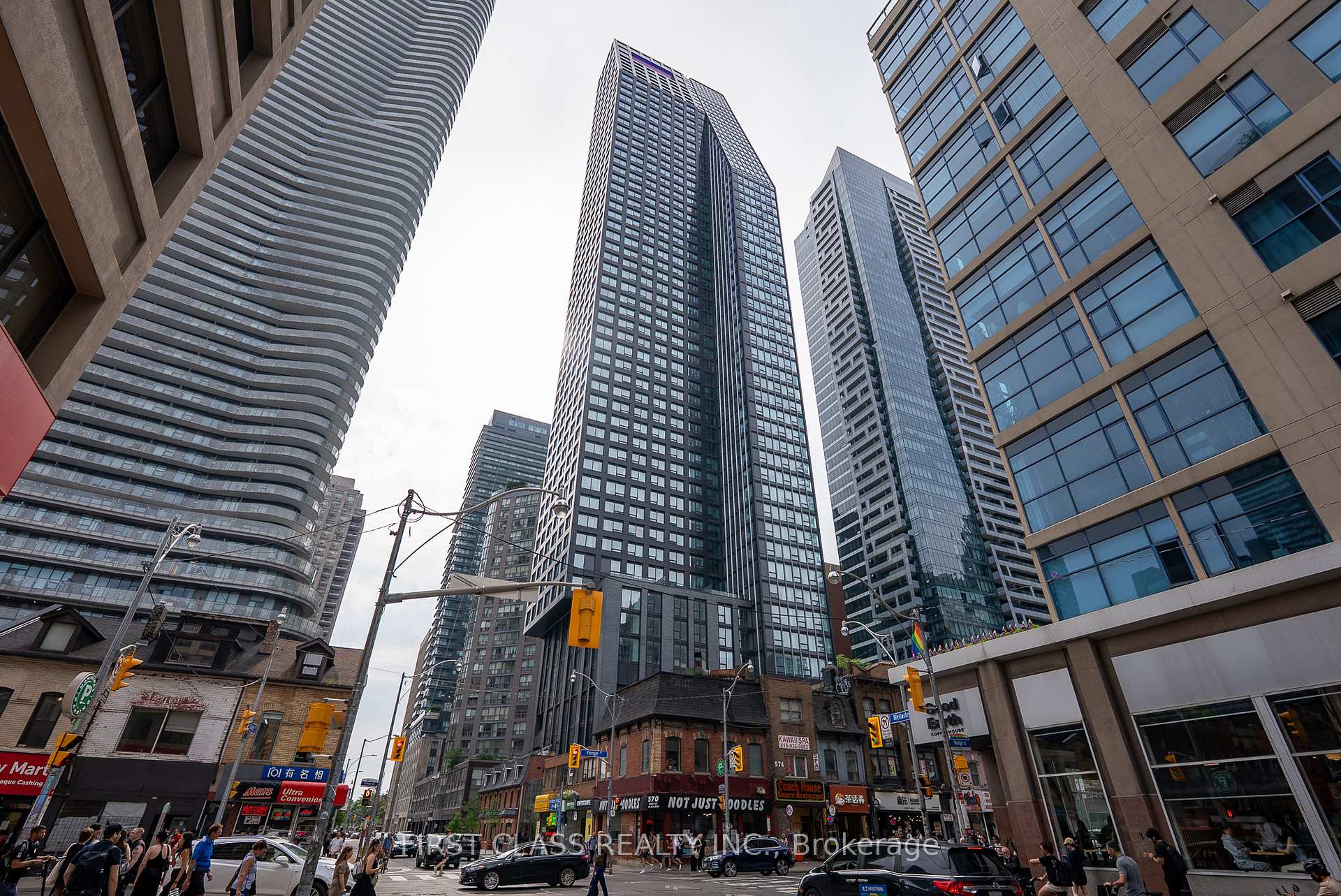 Front of Unit 5006, 8 Wellesley Street W