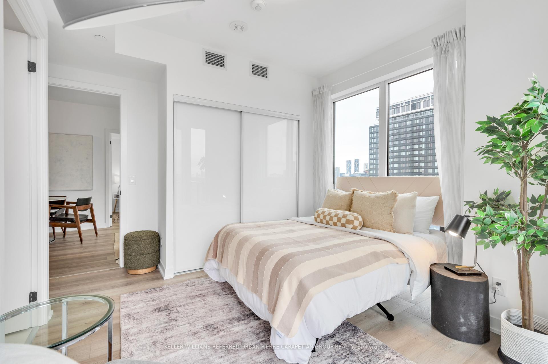 Photo 10 of Unit 1908, 5 Defries Street, Toronto, Regent Park — HOMEH