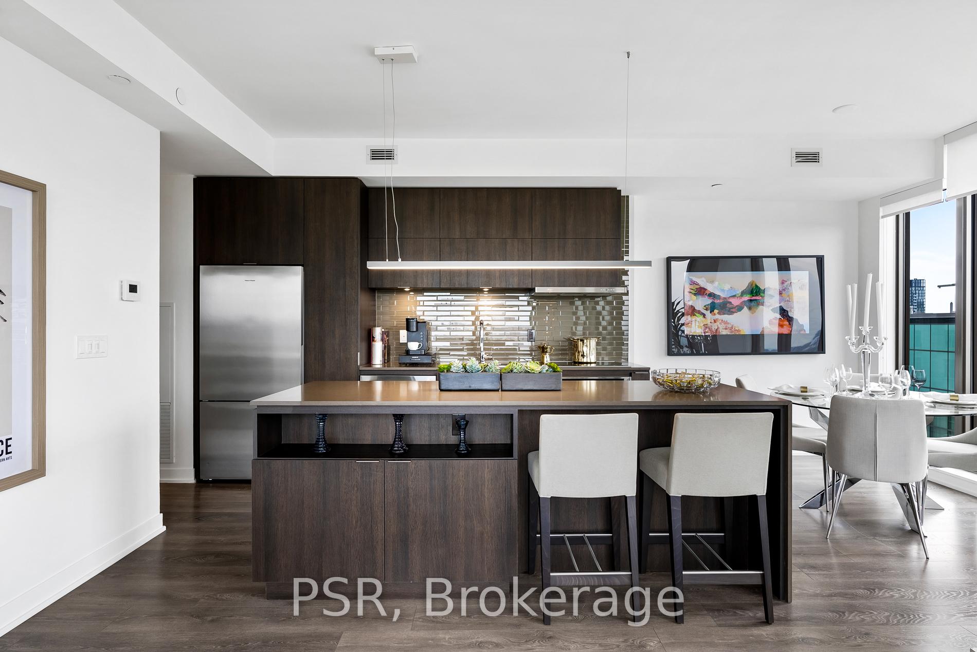 Photo 9 of Unit 2106, 2 St Thomas Street, Toronto, Bay Street Corridor — HOMEH