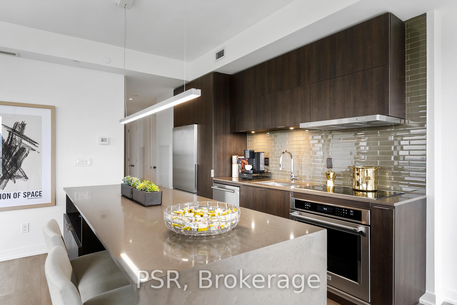 Photo 3 of Unit 2106, 2 St Thomas Street, Toronto, Bay Street Corridor — HOMEH