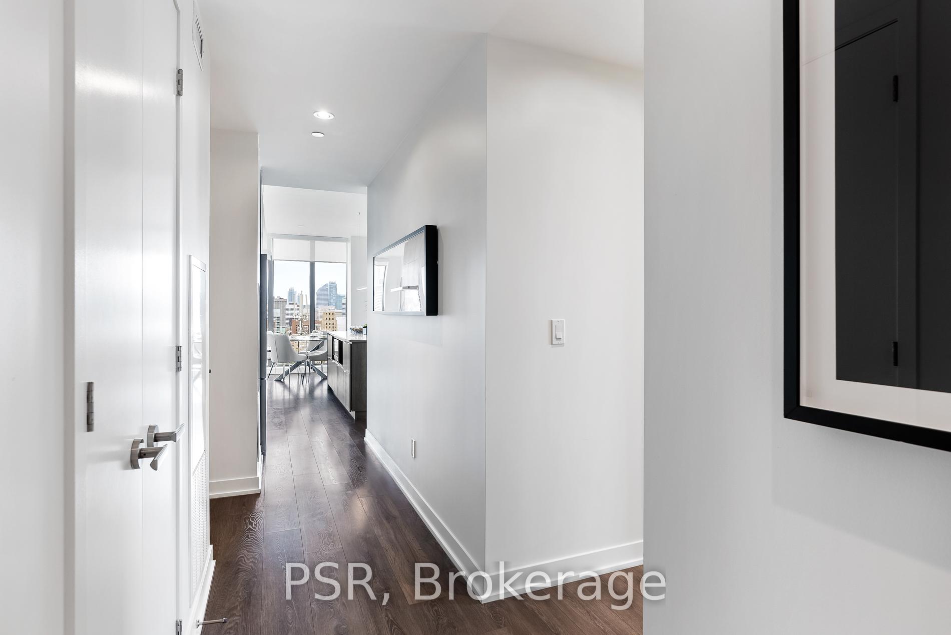 Photo 12 of Unit 2106, 2 St Thomas Street, Toronto, Bay Street Corridor — HOMEH