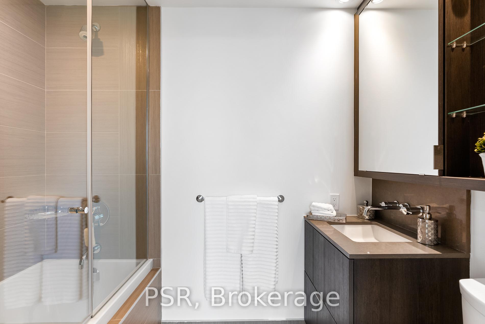 Photo 16 of Unit 2106, 2 St Thomas Street, Toronto, Bay Street Corridor — HOMEH