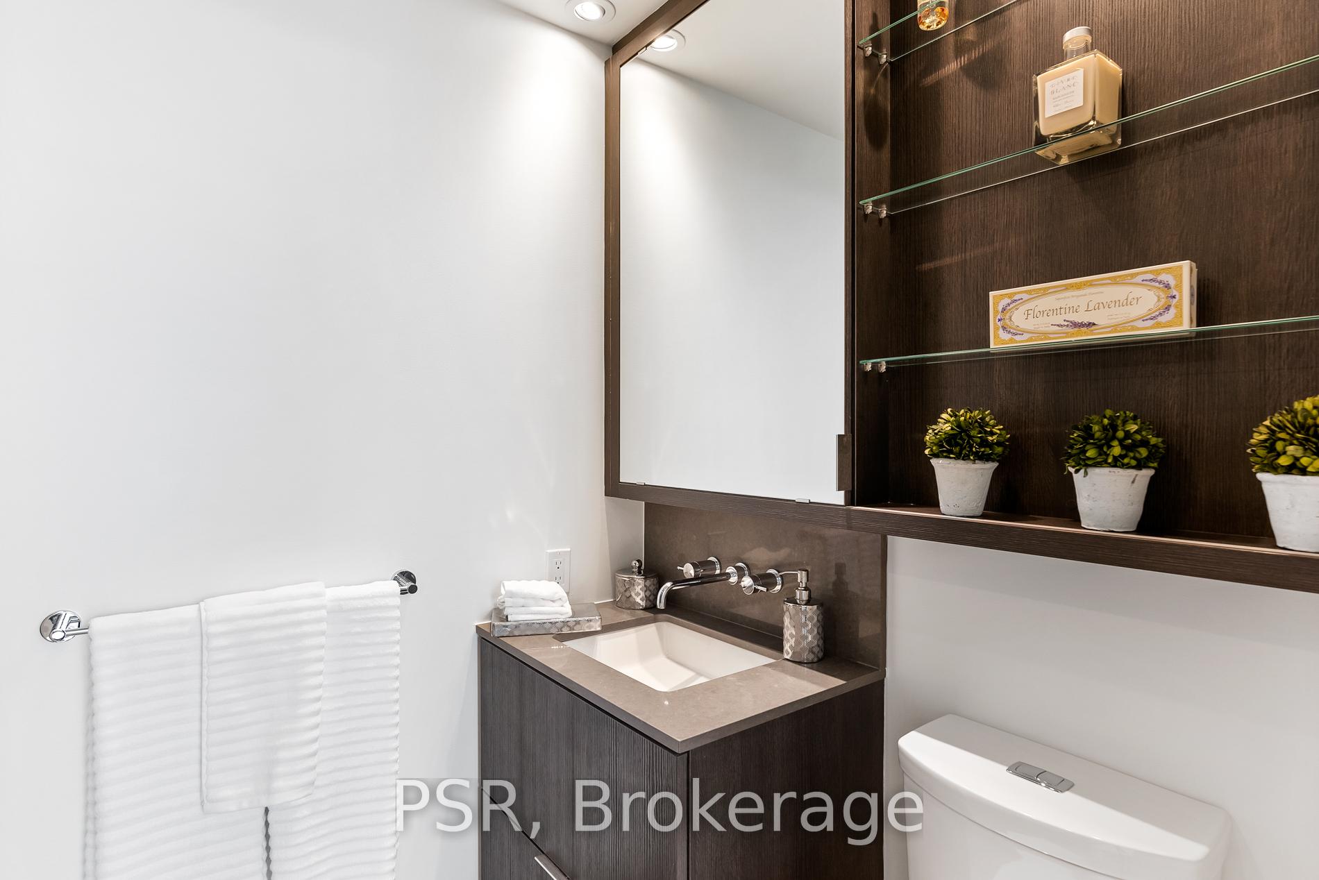 Photo 13 of Unit 2106, 2 St Thomas Street, Toronto, Bay Street Corridor — HOMEH