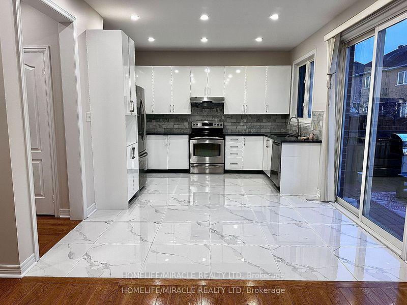 Photo 12 of 19 Collingham Place, Markham, Box Grove — HOMEH