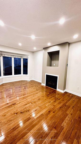 Photo 10 of 19 Collingham Place, Markham, Box Grove — HOMEH