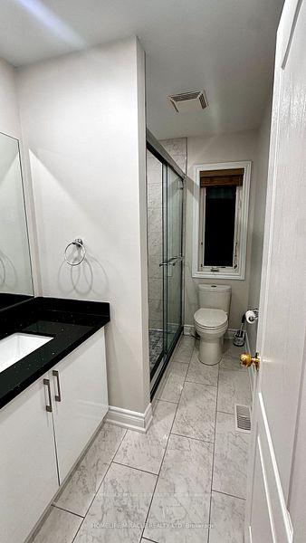 Photo 3 of 19 Collingham Place, Markham, Box Grove — HOMEH