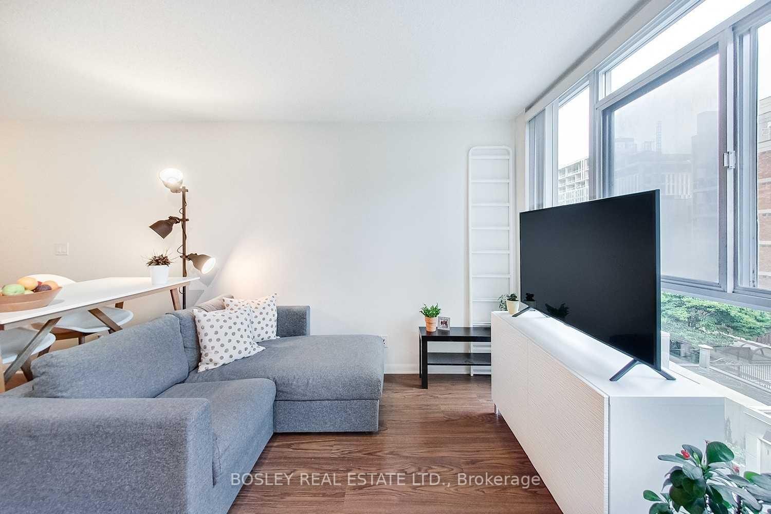 Photo 2 of Unit 712, 96 St Patrick Street, Toronto, Kensington-Chinatown — HOMEH