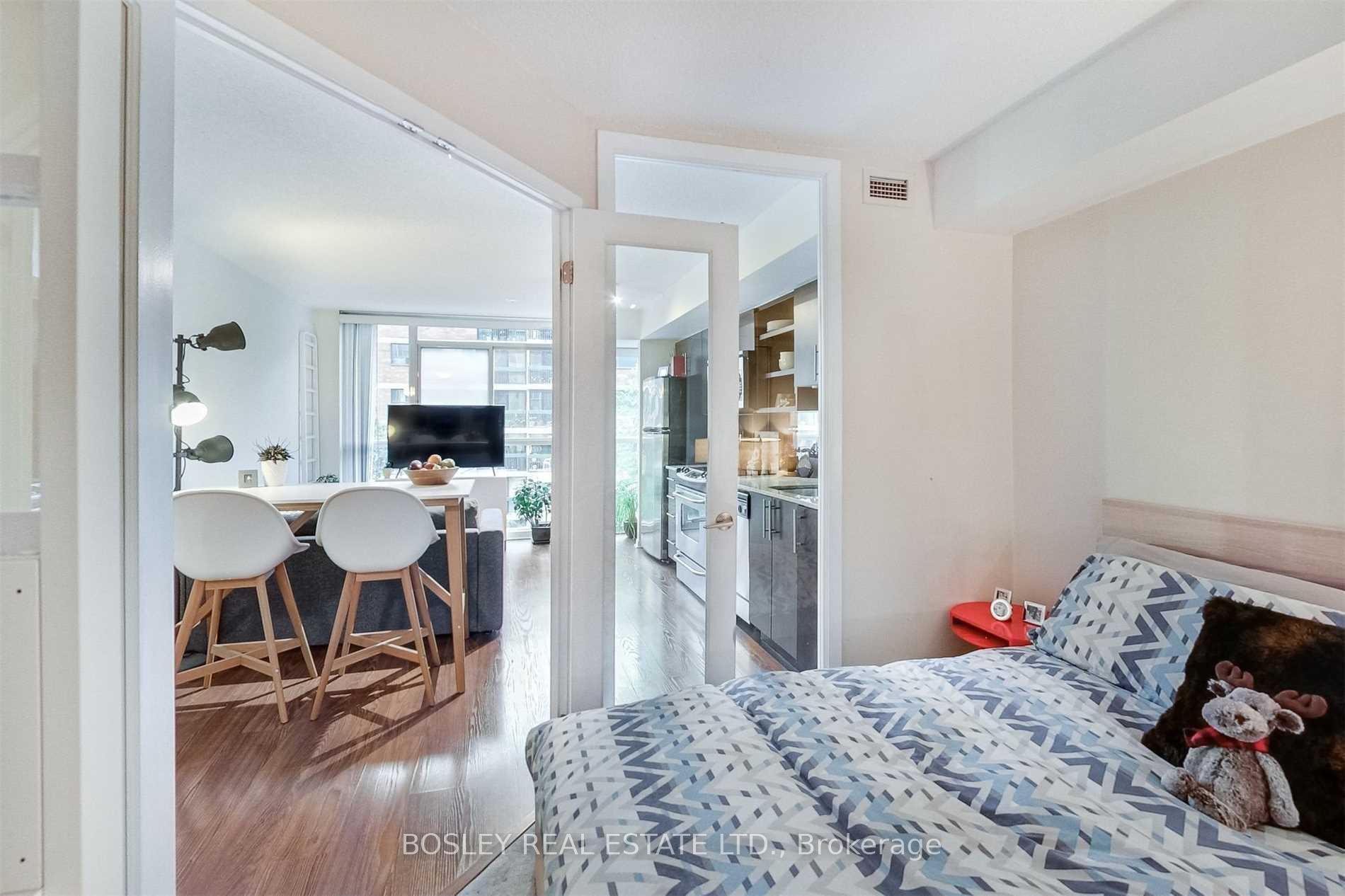 Photo 10 of Unit 712, 96 St Patrick Street, Toronto, Kensington-Chinatown — HOMEH