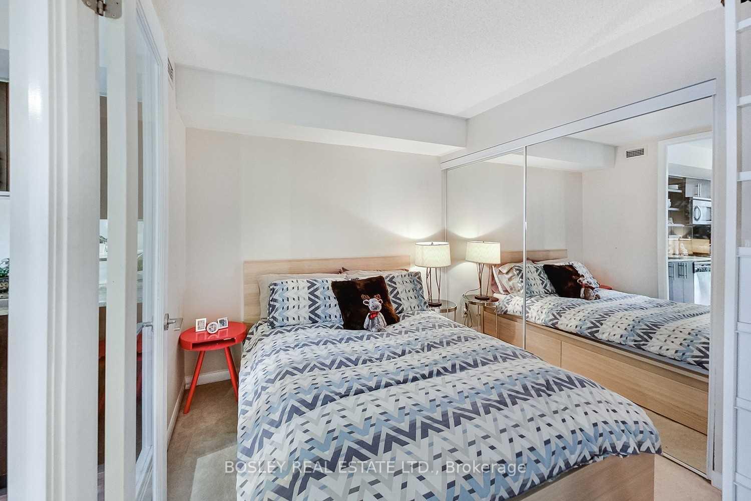Photo 4 of Unit 712, 96 St Patrick Street, Toronto, Kensington-Chinatown — HOMEH