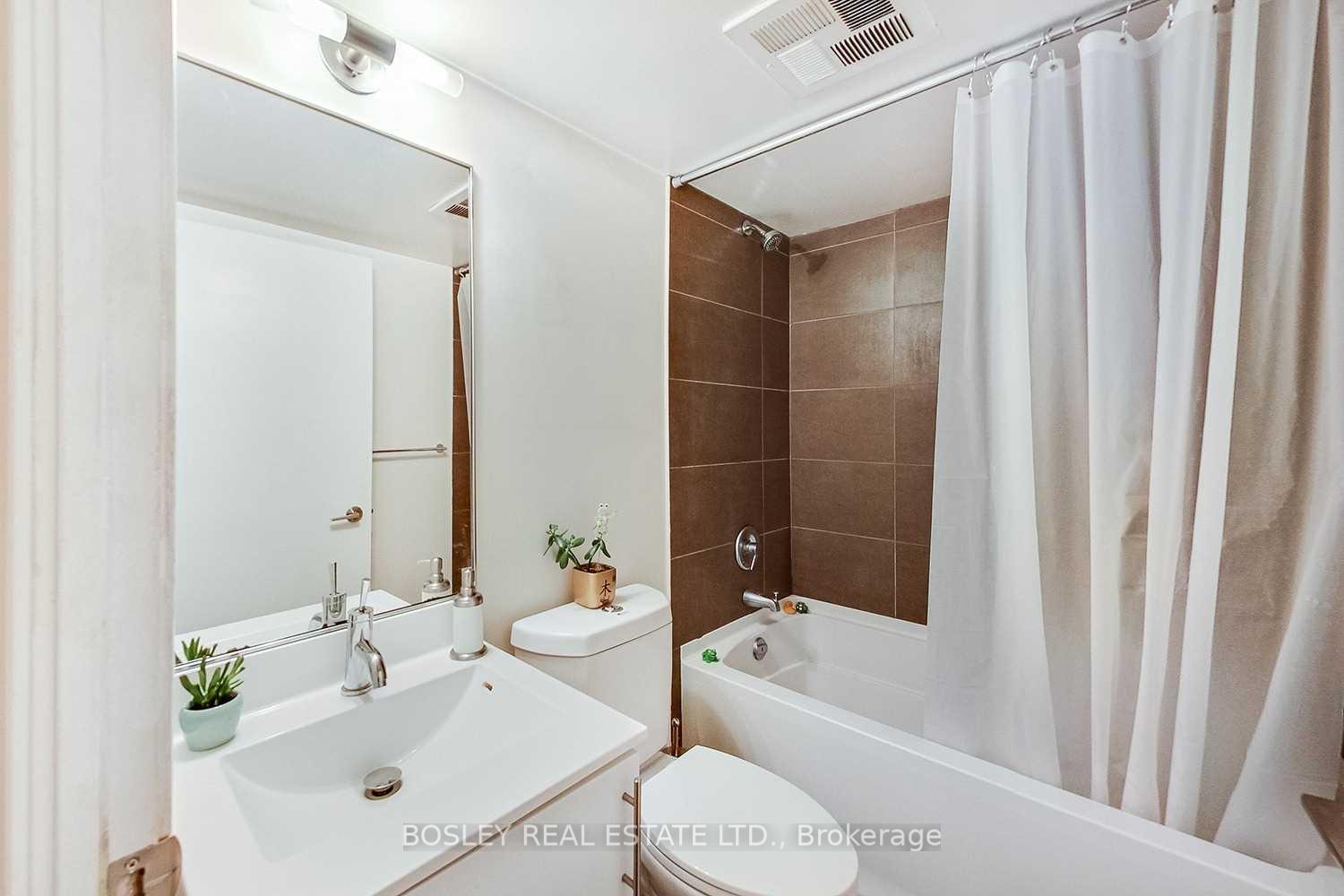 Photo 9 of Unit 712, 96 St Patrick Street, Toronto, Kensington-Chinatown — HOMEH