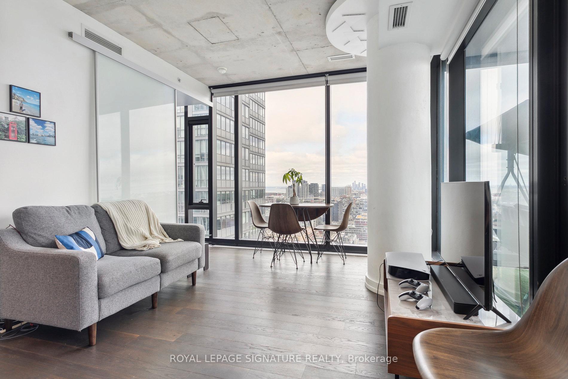 Photo 4 of Unit 2803, 11 Charlotte Street, Toronto, Waterfront Communities — HOMEH