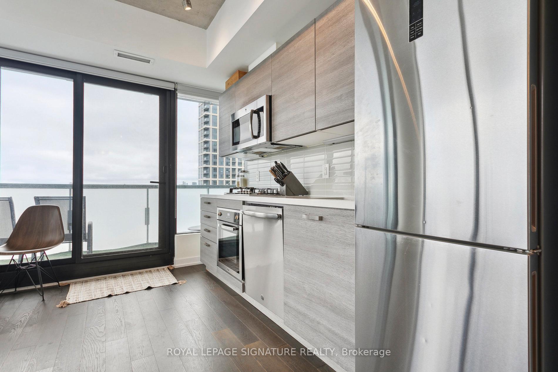 Photo 6 of Unit 2803, 11 Charlotte Street, Toronto, Waterfront Communities — HOMEH