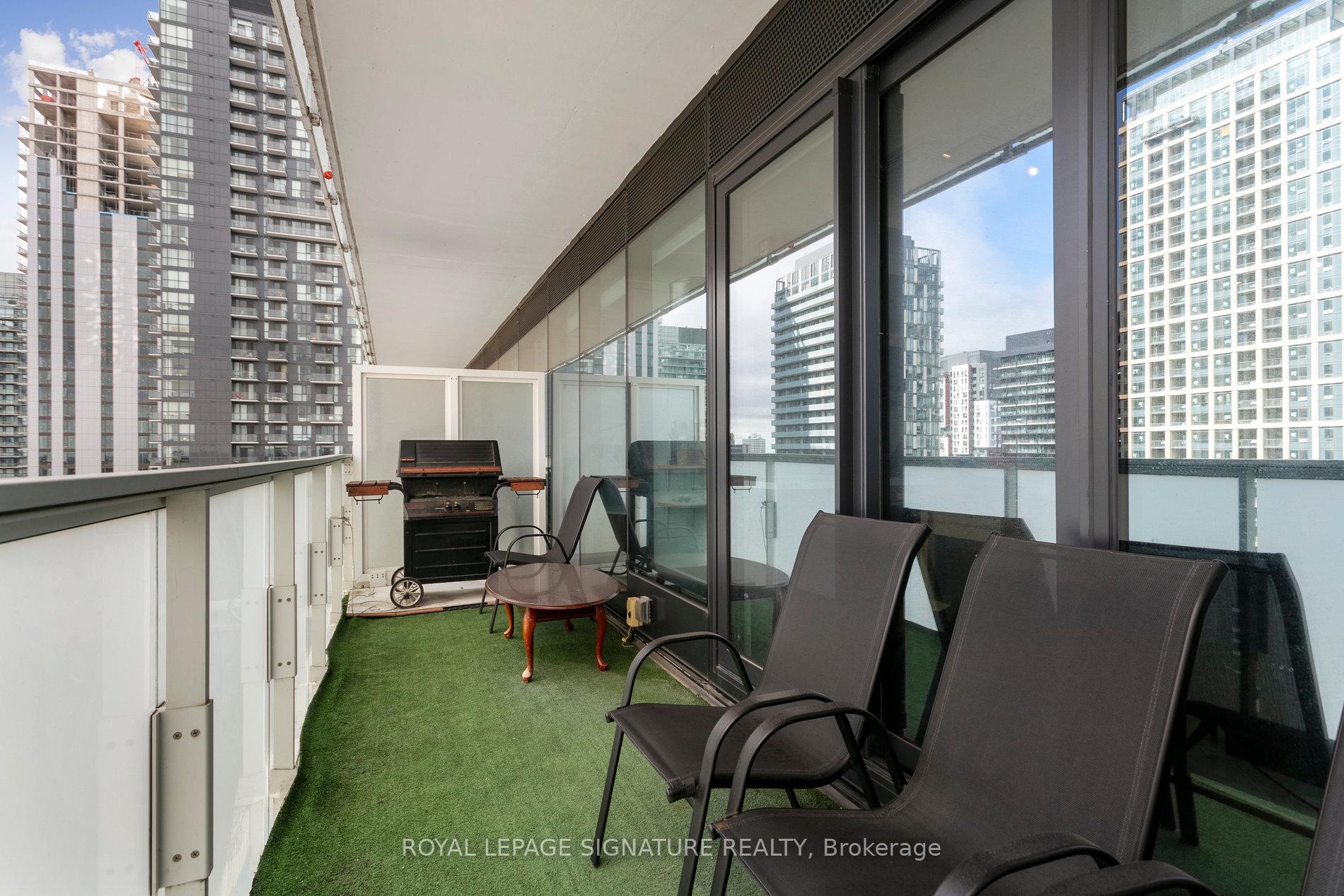 Photo 11 of Unit 2803, 11 Charlotte Street, Toronto, Waterfront Communities — HOMEH