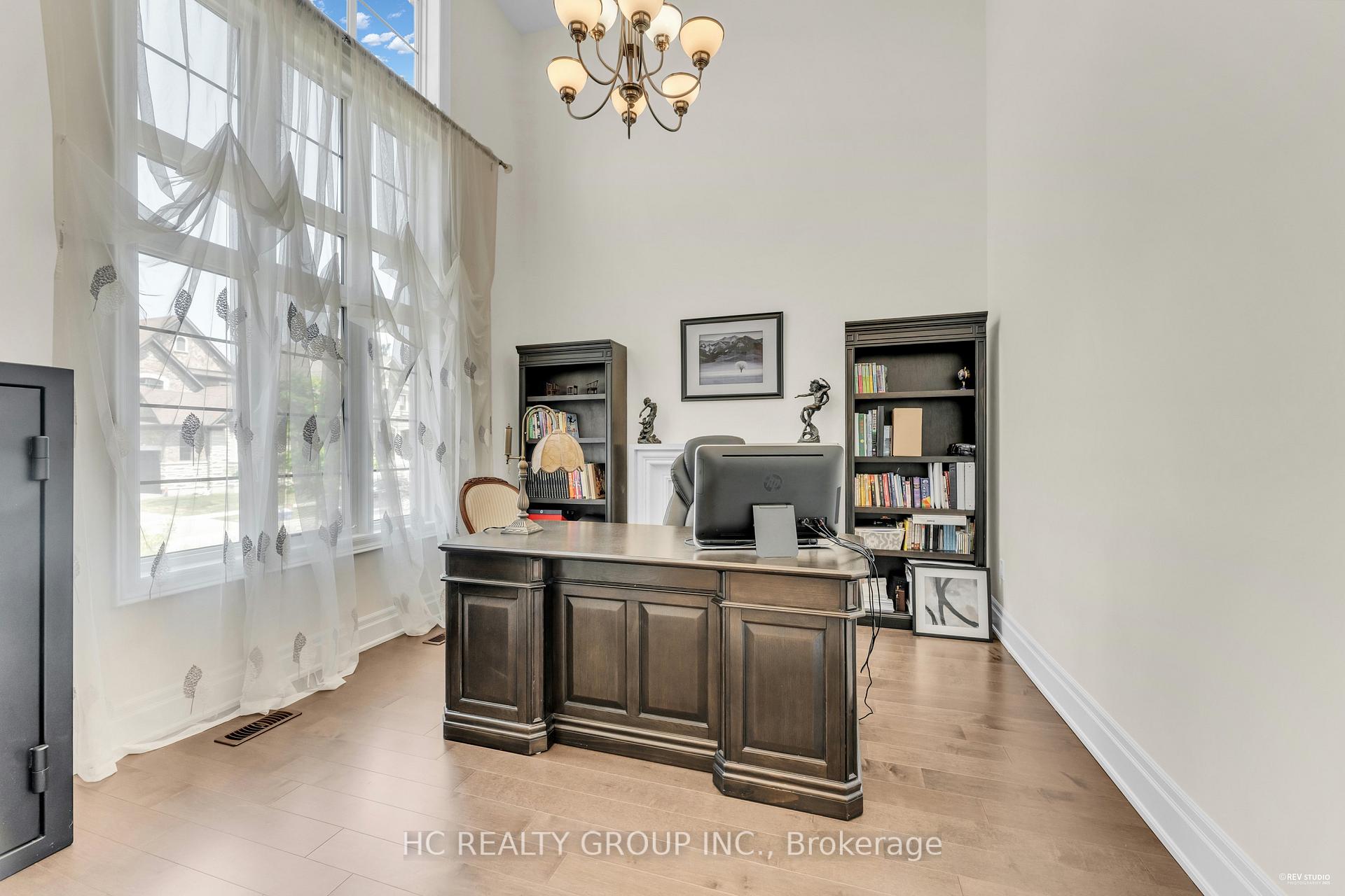 Photo 8 of 27 Sir Henry Court, King, King City — HOMEH