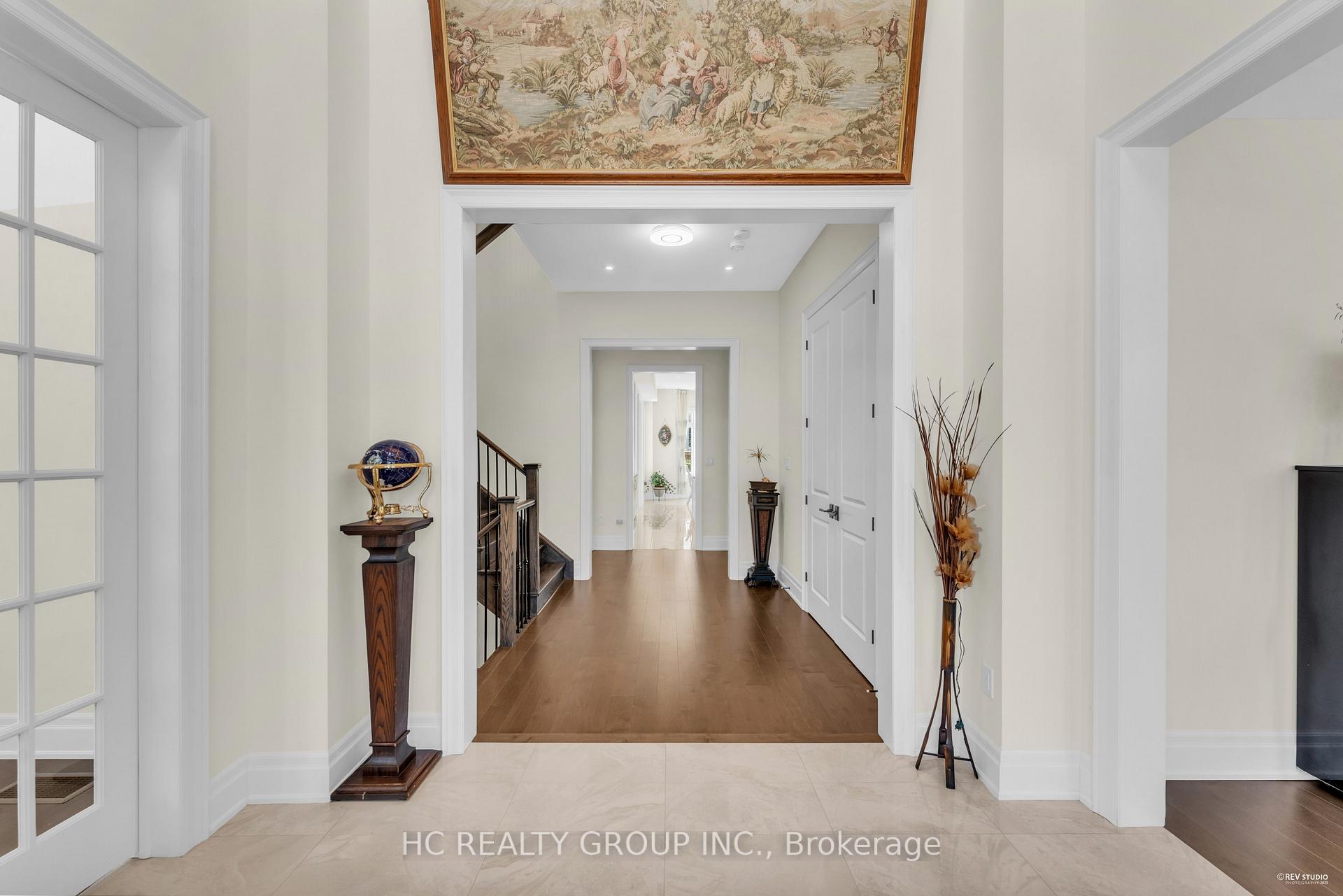 Photo 10 of 27 Sir Henry Court, King, King City — HOMEH