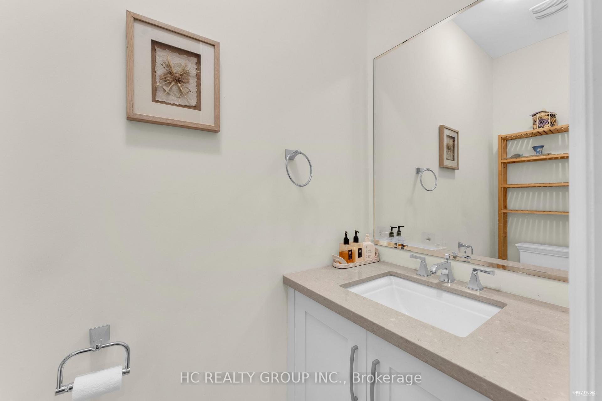 Photo 19 of 27 Sir Henry Court, King, King City — HOMEH