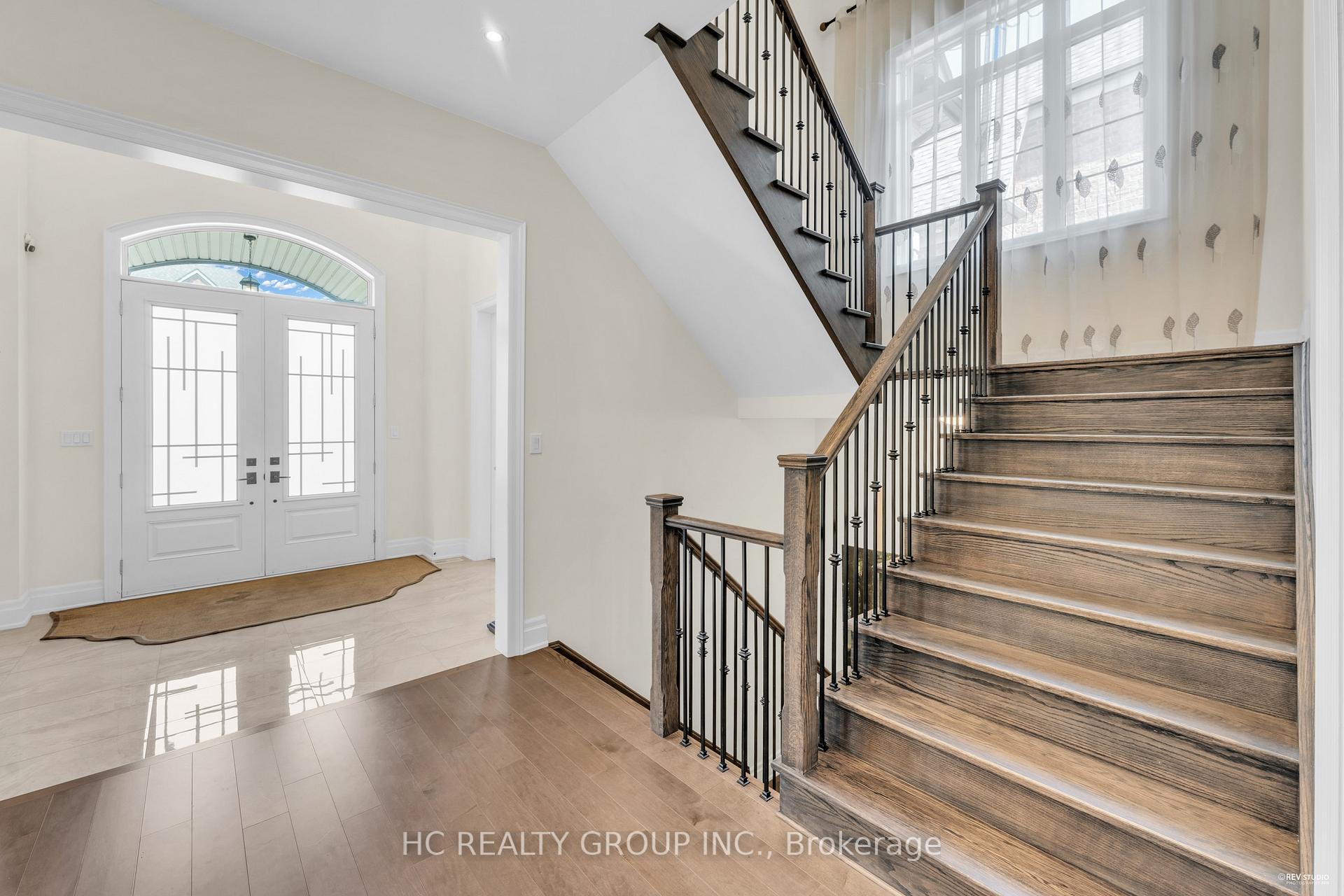 Photo 27 of 27 Sir Henry Court, King, King City — HOMEH