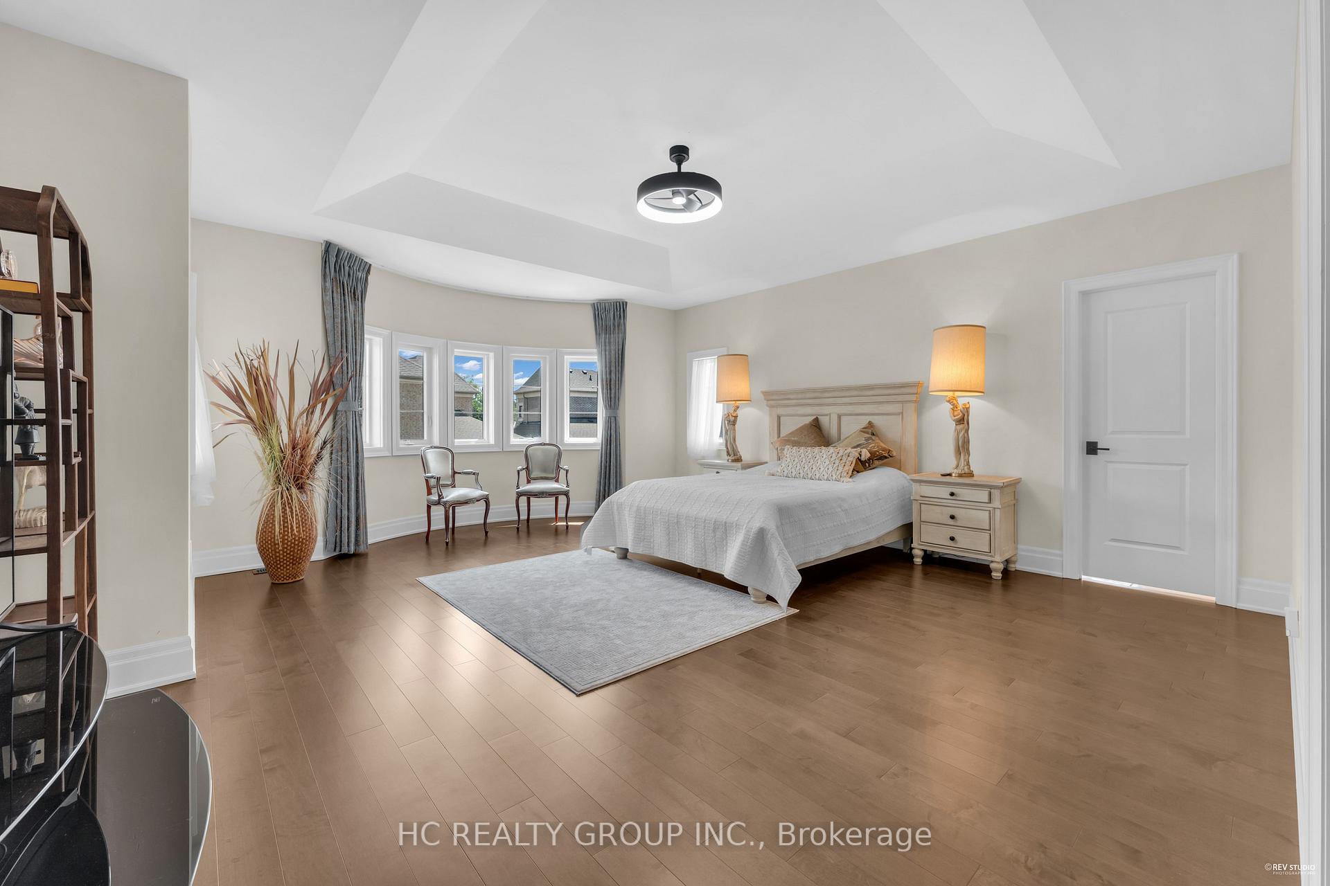 Photo 26 of 27 Sir Henry Court, King, King City — HOMEH