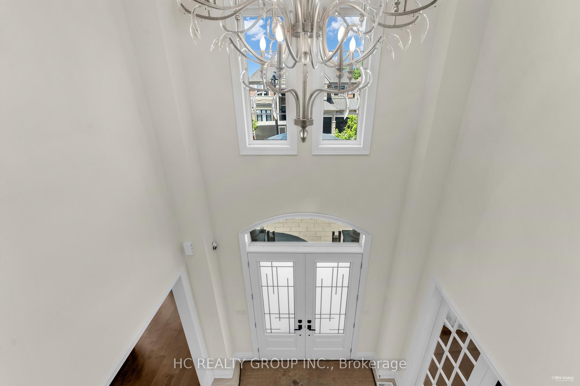 Photo 20 of 27 Sir Henry Court, King, King City — HOMEH