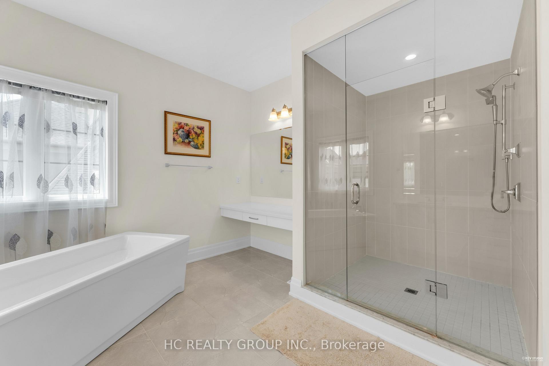 Photo 29 of 27 Sir Henry Court, King, King City — HOMEH