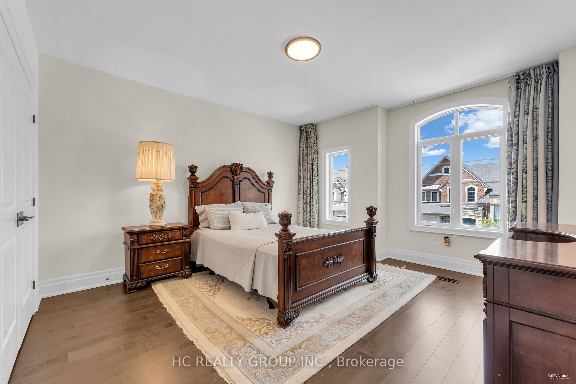 Photo 31 of 27 Sir Henry Court, King, King City — HOMEH