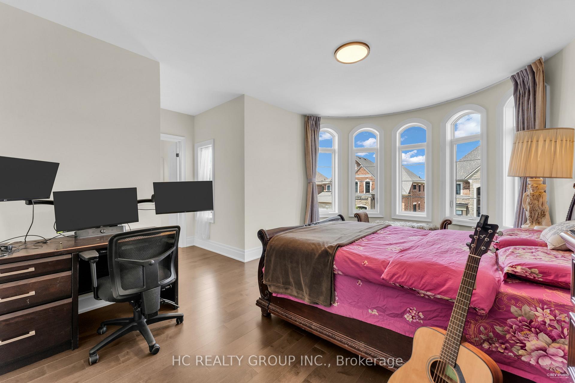 Photo 42 of 27 Sir Henry Court, King, King City — HOMEH