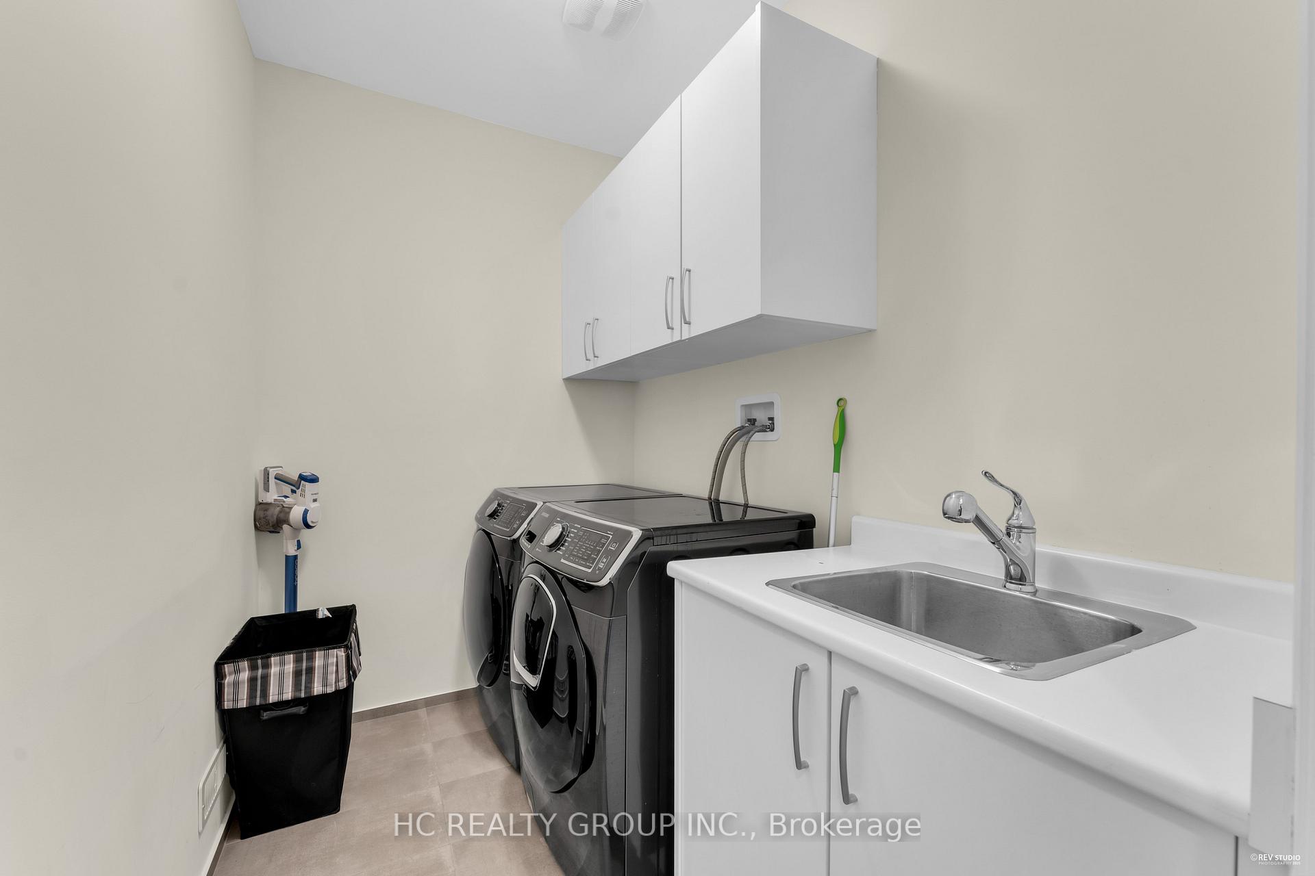 Photo 25 of 27 Sir Henry Court, King, King City — HOMEH