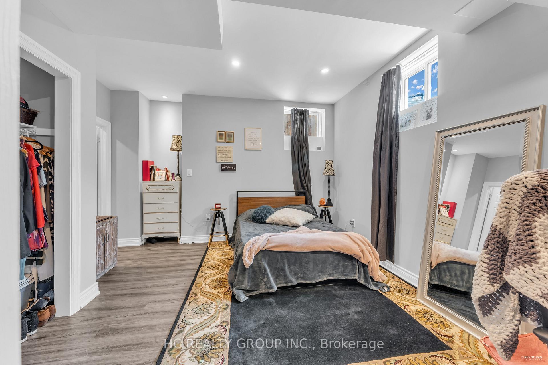 Photo 40 of 27 Sir Henry Court, King, King City — HOMEH