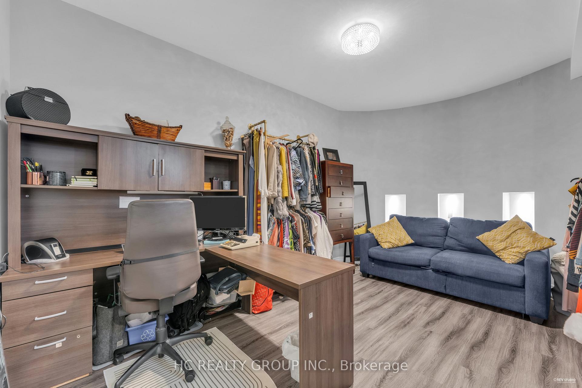 Photo 43 of 27 Sir Henry Court, King, King City — HOMEH