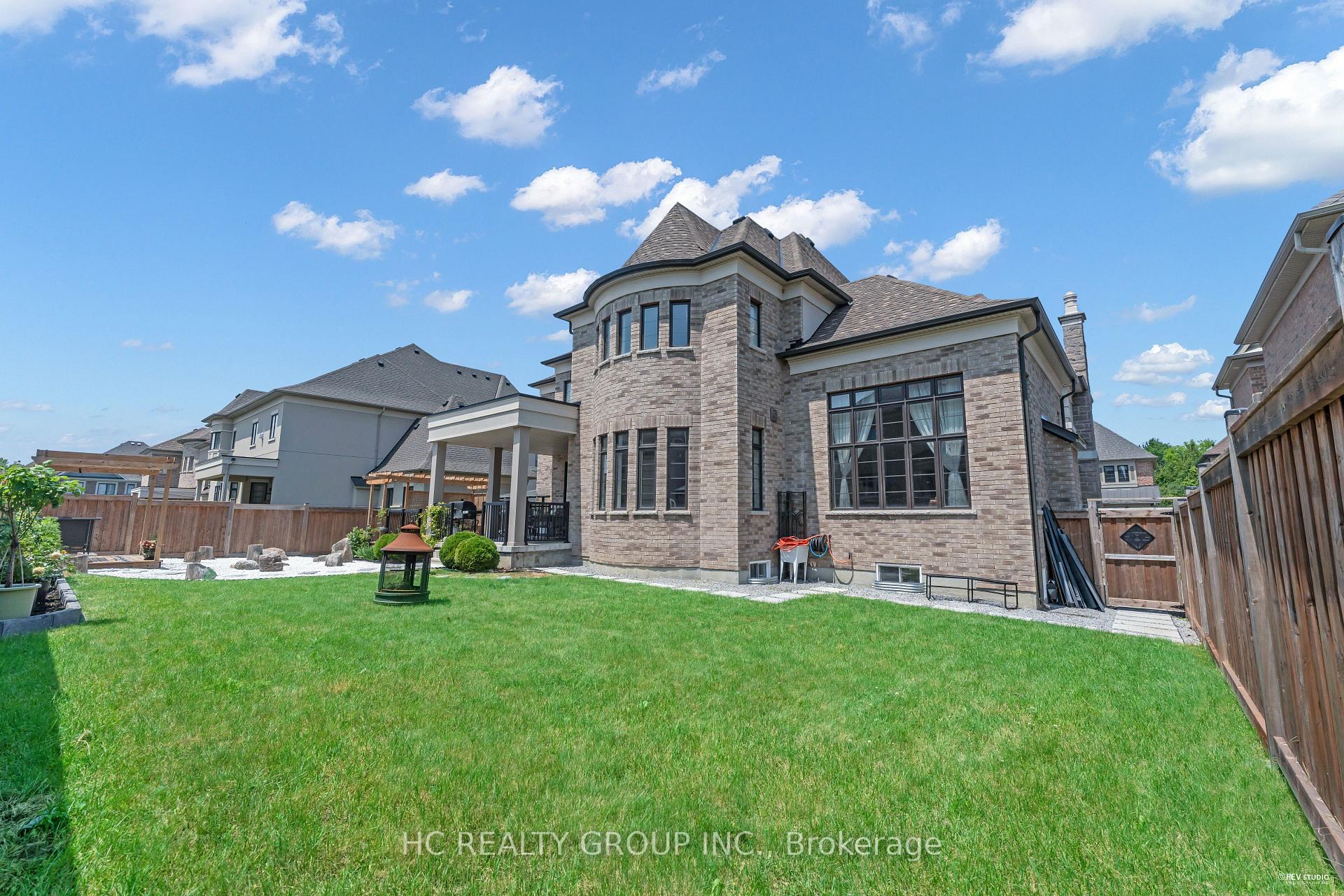 Photo 49 of 27 Sir Henry Court, King, King City — HOMEH