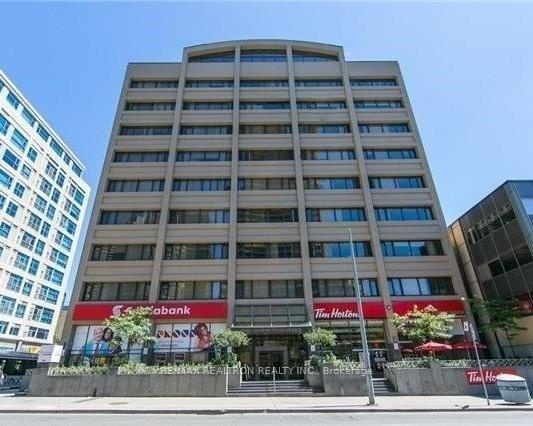 Front of Unit 508, 555 Yonge Street
