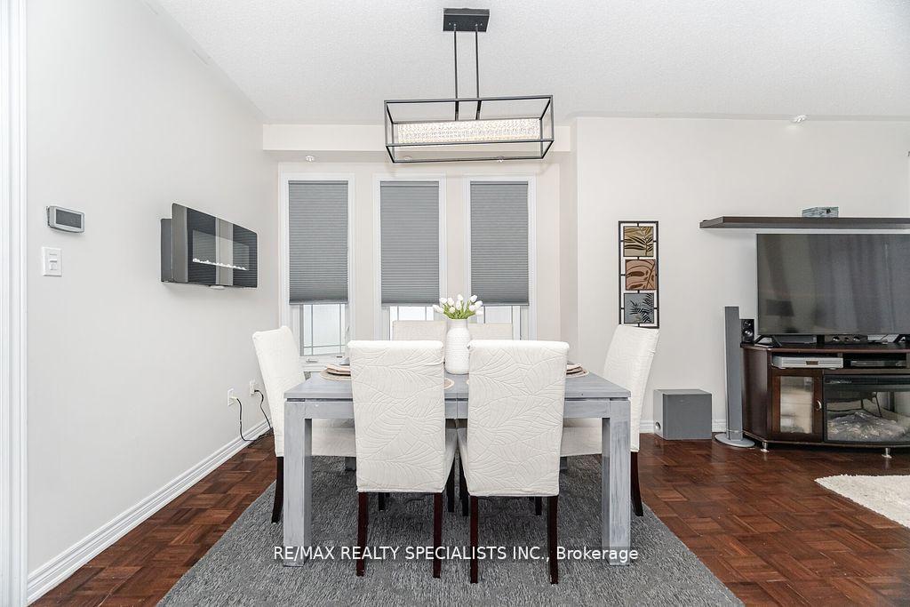 Photo 11 of 383 Queen Mary Drive, Brampton, Fletcher's Meadow — HOMEH
