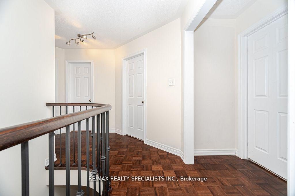 Photo 12 of 383 Queen Mary Drive, Brampton, Fletcher's Meadow — HOMEH