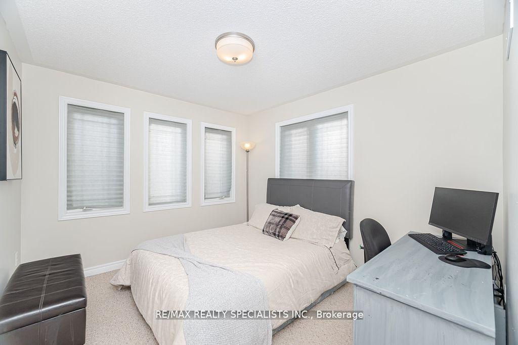 Photo 30 of 383 Queen Mary Drive, Brampton, Fletcher's Meadow — HOMEH