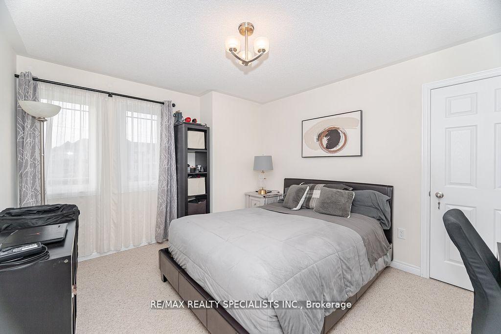 Photo 43 of 383 Queen Mary Drive, Brampton, Fletcher's Meadow — HOMEH