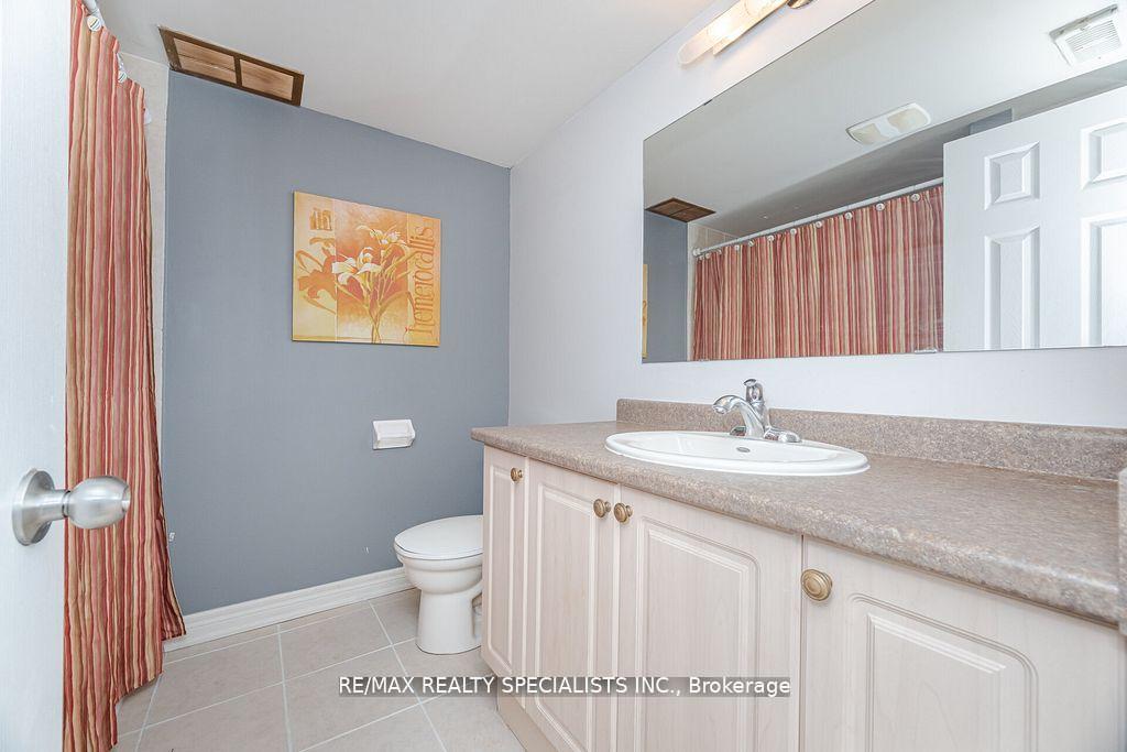 Photo 37 of 383 Queen Mary Drive, Brampton, Fletcher's Meadow — HOMEH