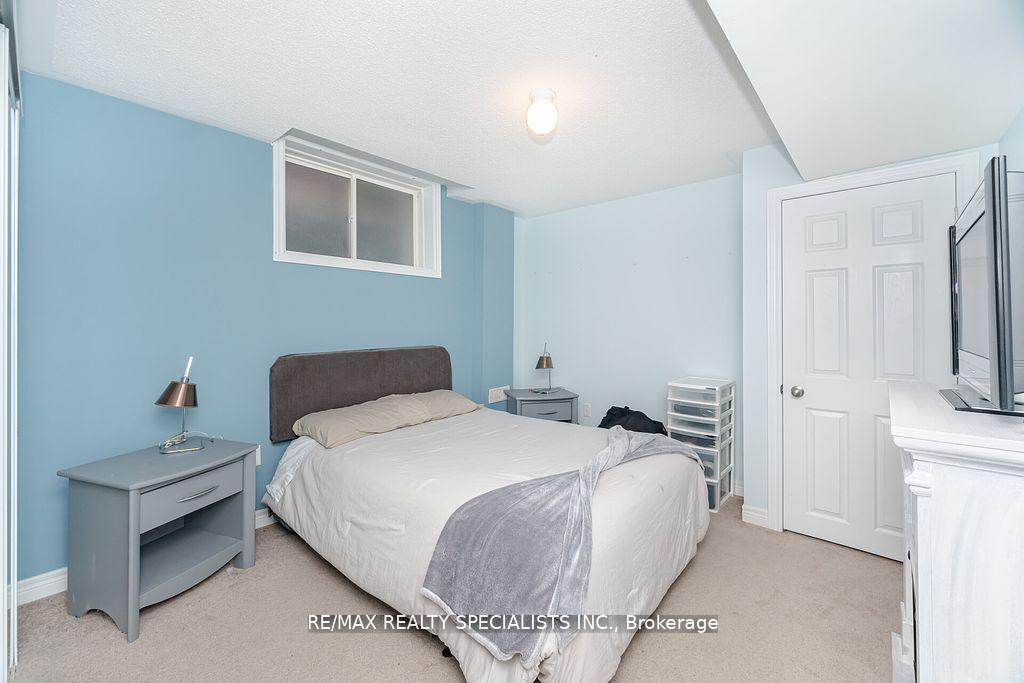 Photo 36 of 383 Queen Mary Drive, Brampton, Fletcher's Meadow — HOMEH