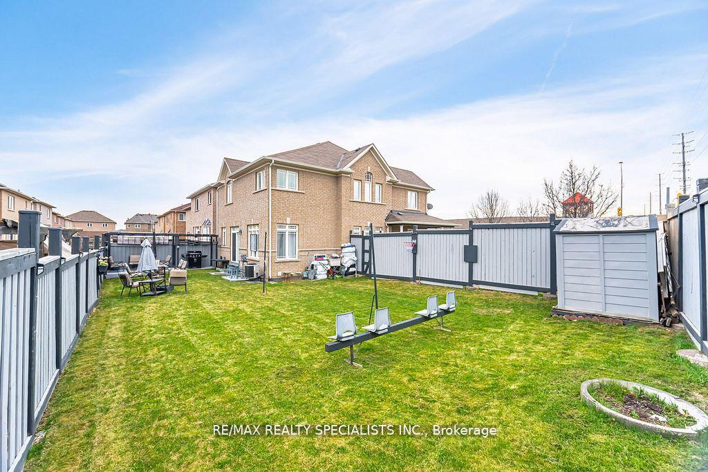 Photo 46 of 383 Queen Mary Drive, Brampton, Fletcher's Meadow — HOMEH
