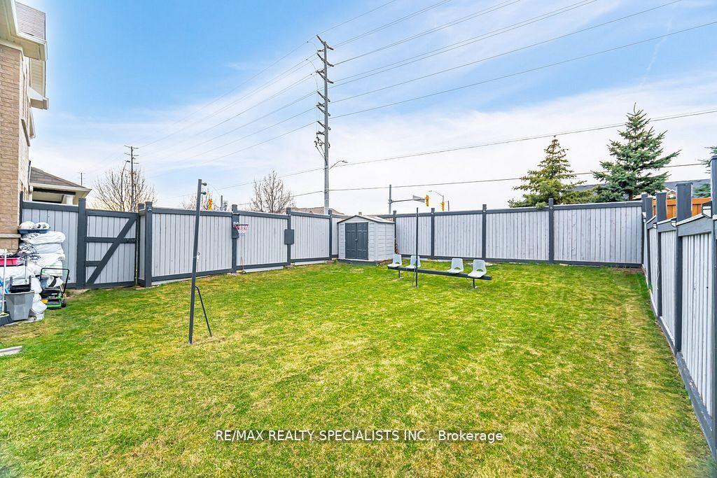 Photo 45 of 383 Queen Mary Drive, Brampton, Fletcher's Meadow — HOMEH