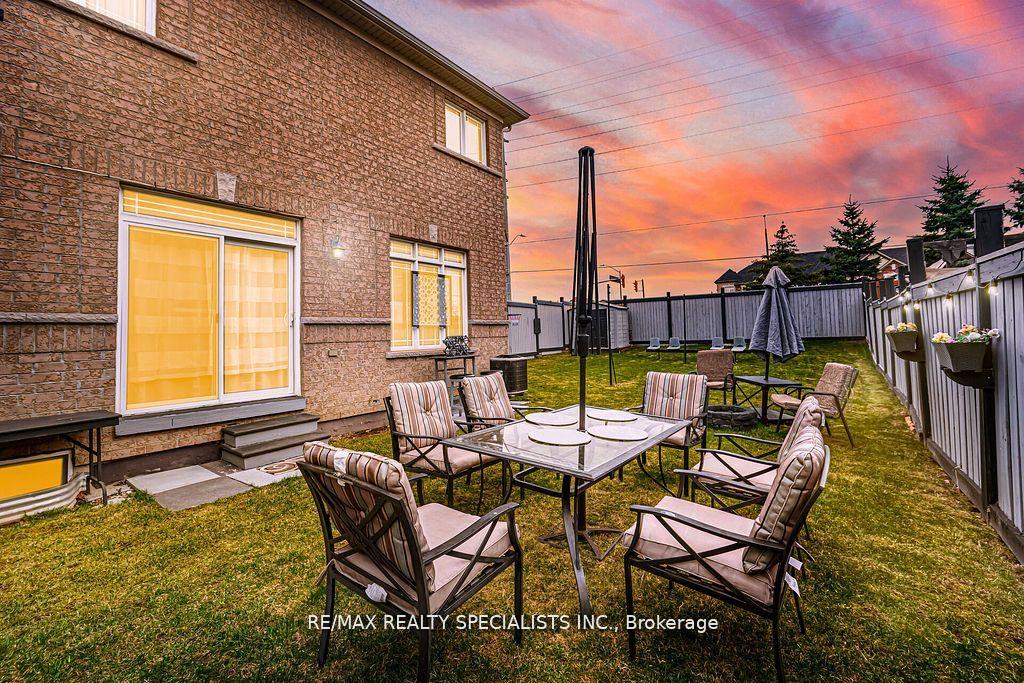 Photo 49 of 383 Queen Mary Drive, Brampton, Fletcher's Meadow — HOMEH