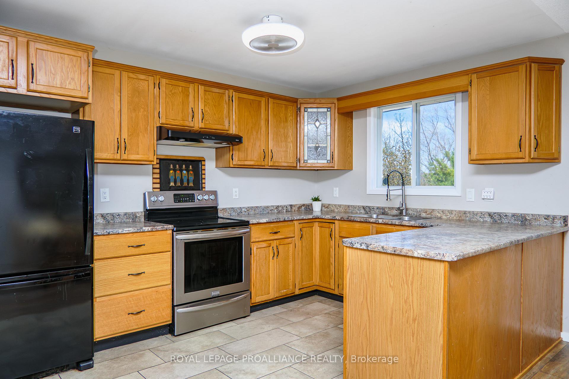 Photo 43 of 36 Fleming Road, Quinte West, Trenton Ward — HOMEH